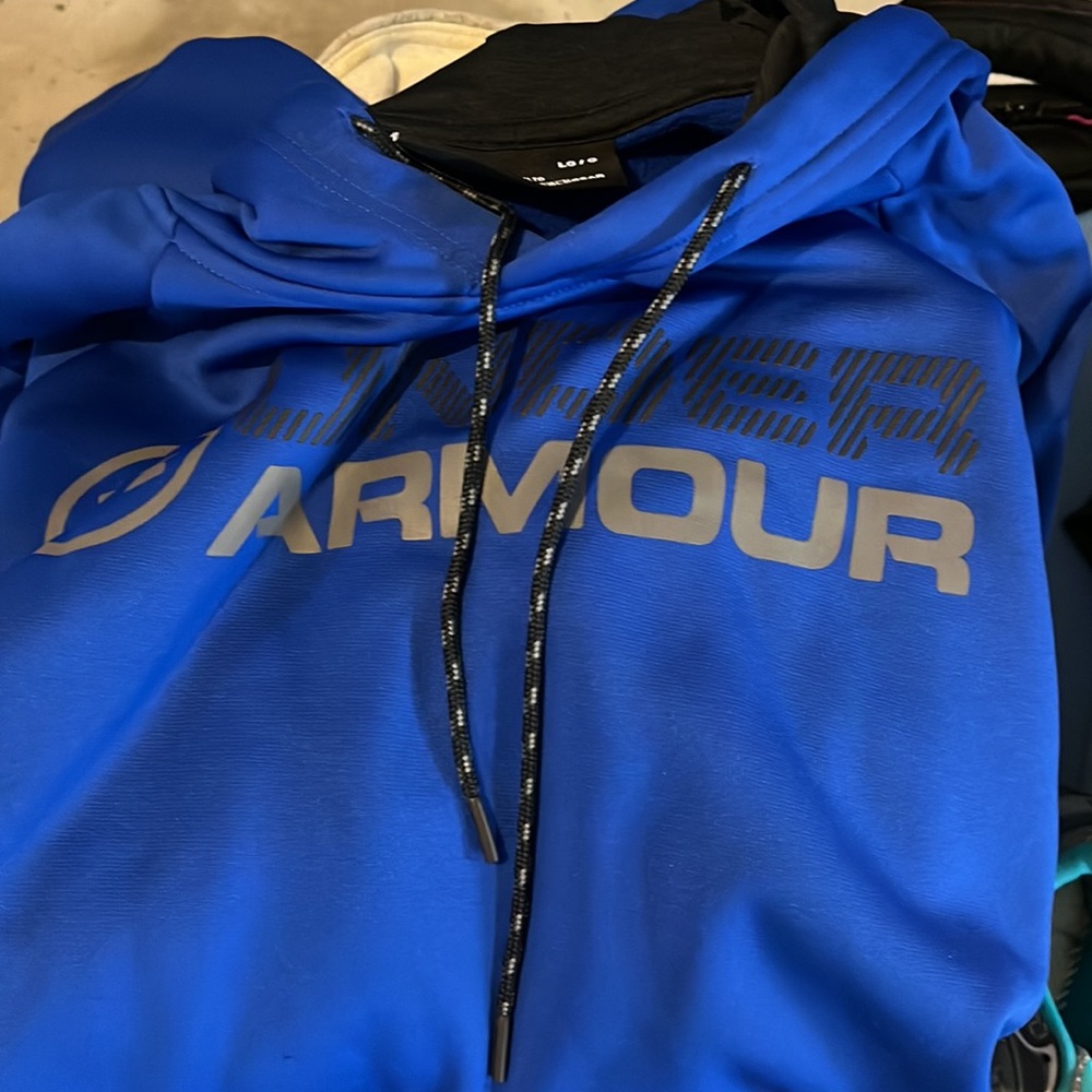 3 sweatshirts and 1 jacket all large